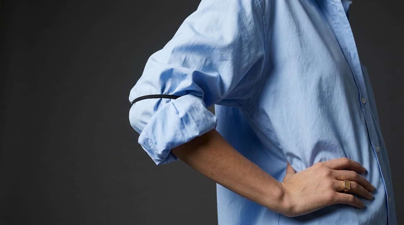 Cómo remangar una camisa: de la vuelta simple a la goma